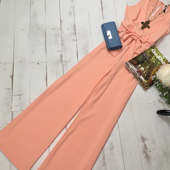 *LAST ONE* 1970s Vintage Designed Peach Jumpsuit - Picture 3 of 8